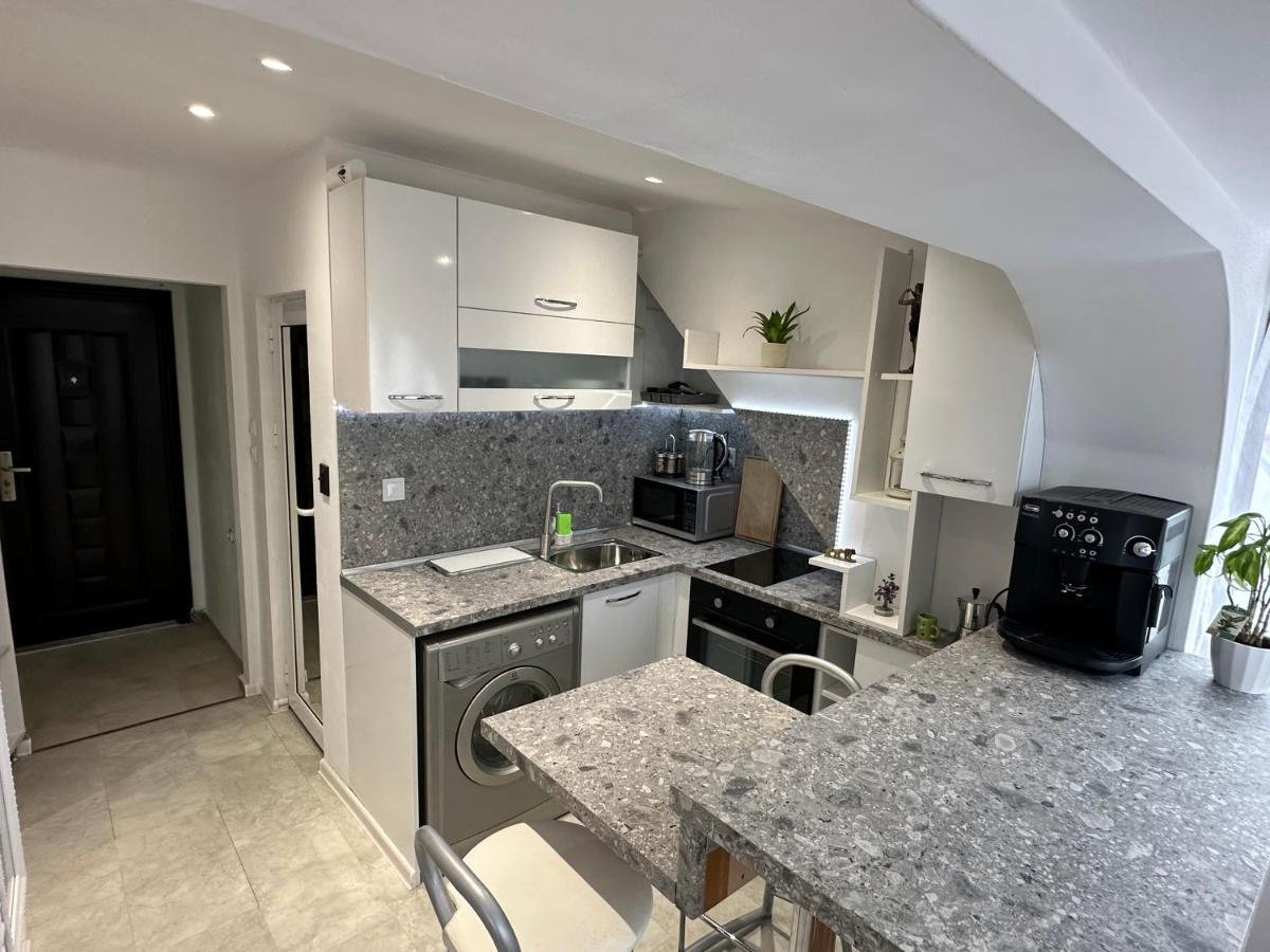 Lovely Studio In Burgas Bagian luar foto